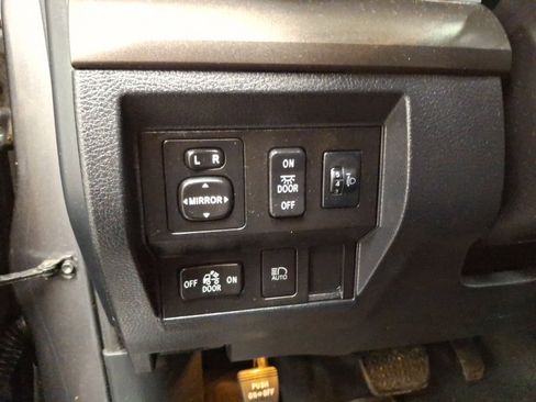 Used 2019 Toyota Tundra SR5 image 17