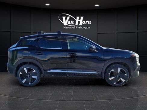 New 2026 Nissan Kicks SR w/ Cold Weather Package image 7