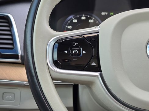 Used 2021 Volvo XC90 T6 Momentum w/ Protection Package Premier image 39