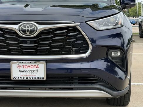 Used 2021 Toyota Highlander Platinum FWD image 9