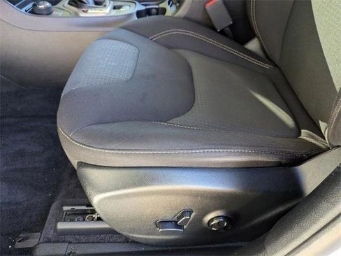 Certified 2017 Jeep Cherokee Latitude w/ Comfort/Convenience Group image 15