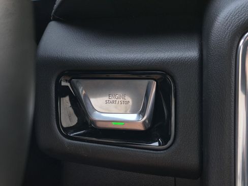 Used 2025 GMC Yukon Denali image 23