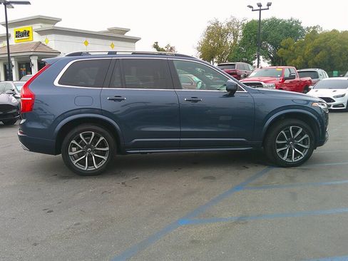 Used 2019 Volvo XC90 T6 Momentum image 9