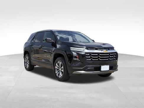 Used 2026 Chevrolet Equinox LT FWD image 1