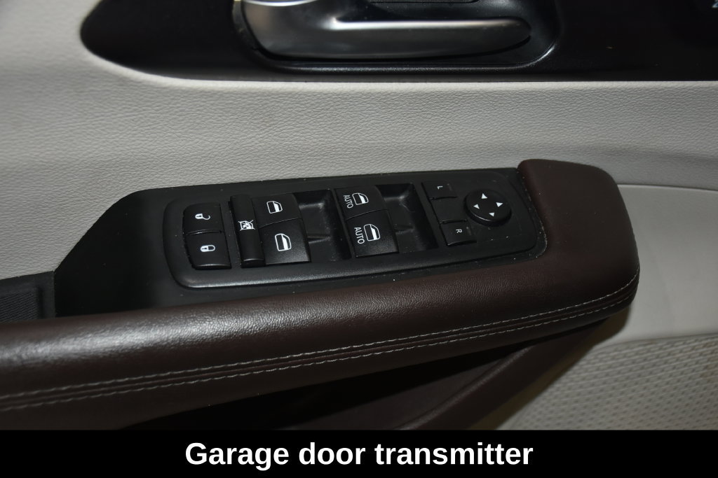 Used 2020 Chrysler Pacifica Touring-L FWD image 26
