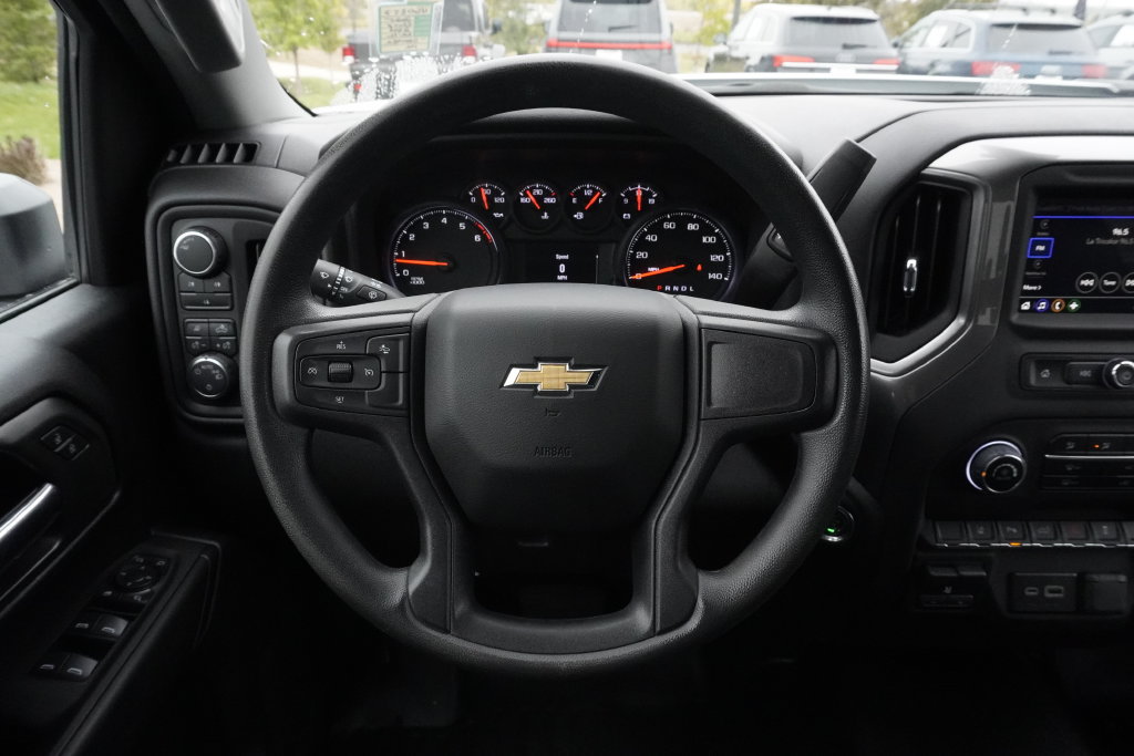 Used 2025 Chevrolet Silverado 2500 Custom w/ Custom Value Package AWD/4WD image 10