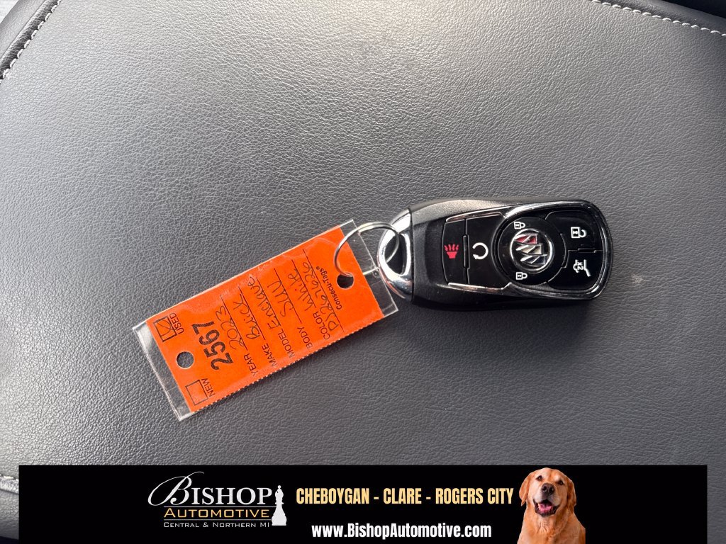 Used 2023 Buick Enclave Essence AWD/4WD image 25