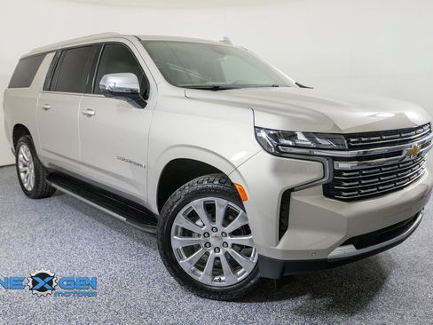 Used 2022 Chevrolet Suburban Premier AWD/4WD image 1