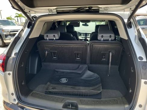 Used 2021 Buick Enclave Essence w/ Sound and Sites Package FWD image 10