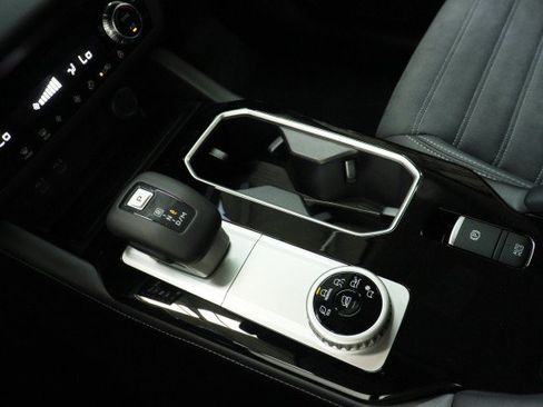 New 2026 Mitsubishi Outlander FWD image 14