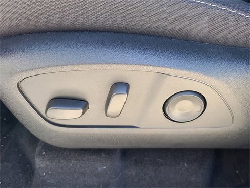 New 2026 Chevrolet Traverse LT image 25