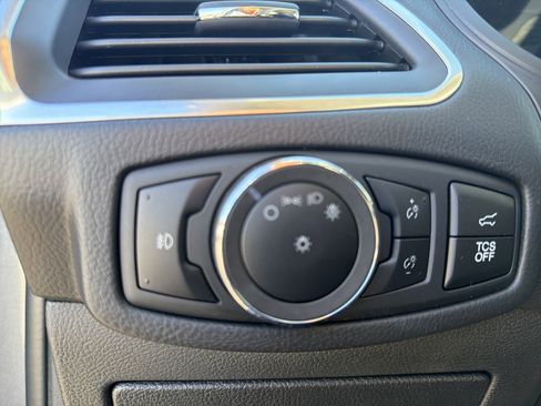 Used 2024 Ford Edge Titanium image 12