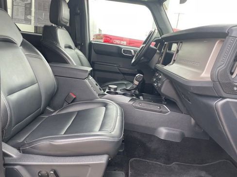 Used 2025 Ford Bronco Outer Banks AWD/4WD image 14