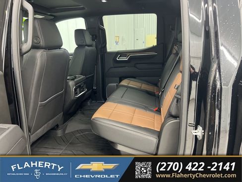 Used 2025 Chevrolet Silverado 1500 High Country AWD/4WD image 11