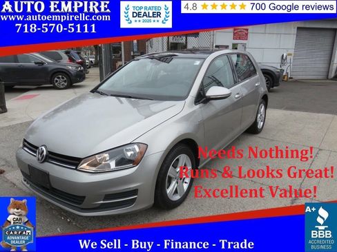 Used 2017 Volkswagen Golf Wolfsburg Edition image 1