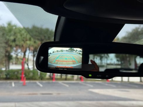 Used 2018 Toyota C-HR XLE FWD image 26