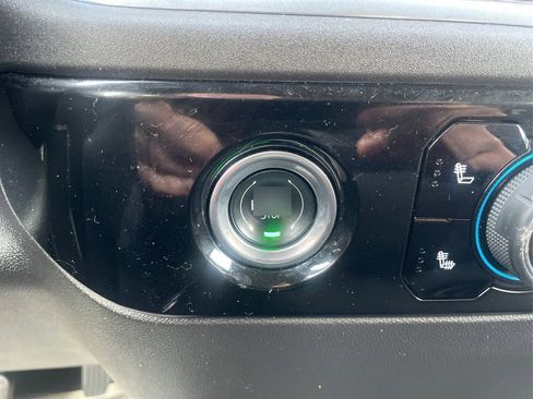 Used 2024 Chevrolet Silverado 1500 LT image 28