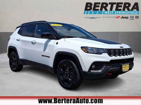Used 2023 Jeep Compass Trailhawk AWD/4WD image 1