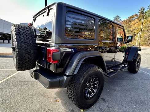Certified 2024 Jeep Wrangler Unlimited Rubicon w/ XTREMEE 35" Tire Package AWD/4WD image 13