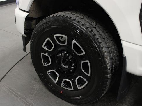 Used 2026 Ford F250 Platinum AWD/4WD image 10