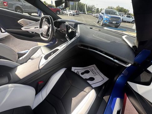 Used 2020 Chevrolet Corvette Stingray Preferred Cpe w/ 2LT Preferred Equipment Group image 9