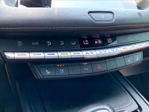 Used 2019 Cadillac XT4 Premium Luxury FWD image 29