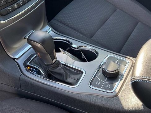 Used 2019 Jeep Grand Cherokee Laredo image 32