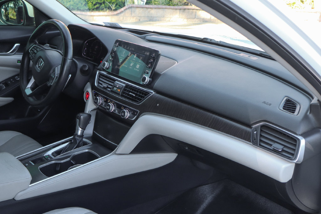 Used 2018 Honda Accord Touring image 42