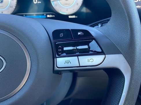 Used 2024 Hyundai Elantra SEL image 16