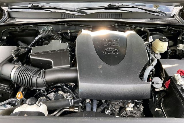 Used 2021 Toyota Tacoma SR5 RWD image 20