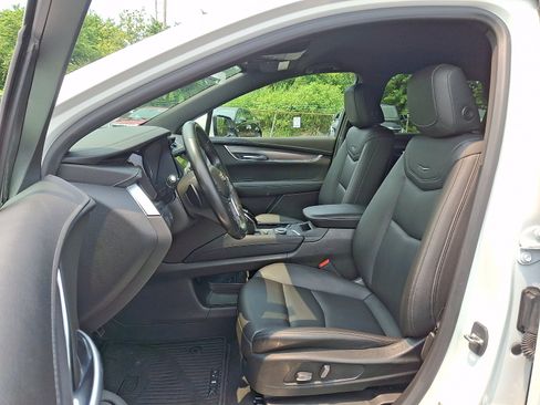 Certified 2023 Cadillac XT5 Luxury AWD/4WD image 16