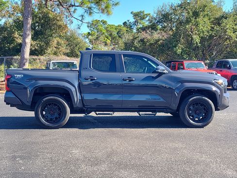 Used 2024 Toyota Tacoma TRD Sport image 7
