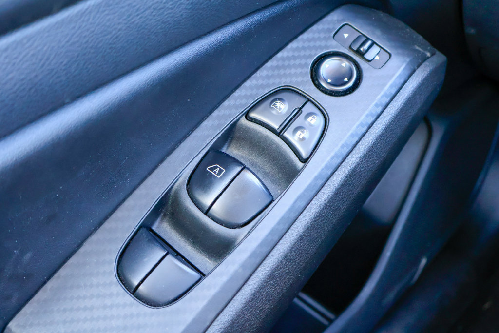 Used 2024 Nissan Altima 2.5 SV FWD image 16