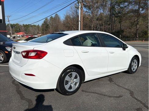 Used 2017 Chevrolet Cruze LS image 6