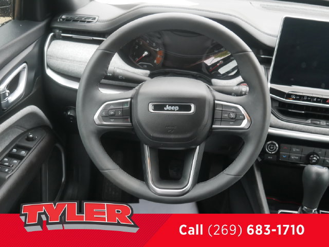 Used 2023 Jeep Compass Latitude AWD/4WD image 48