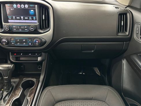 Used 2017 GMC Canyon SLE w/ SLE Convenience Package RWD image 29