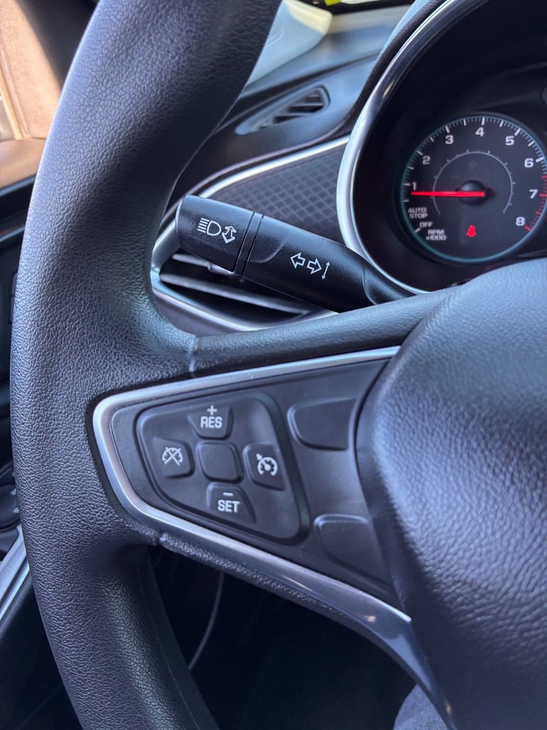 Used 2018 Chevrolet Malibu LT FWD image 32