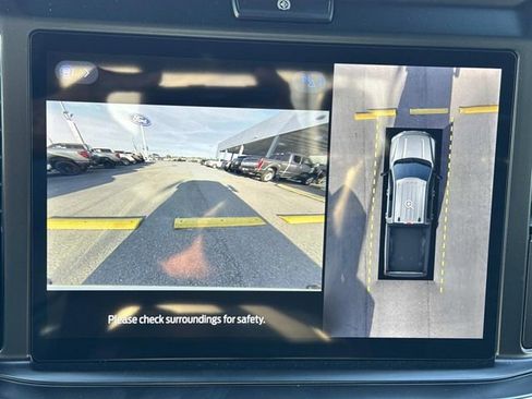 New 2026 Ford F250 Lariat w/ Black Appearance Package image 27