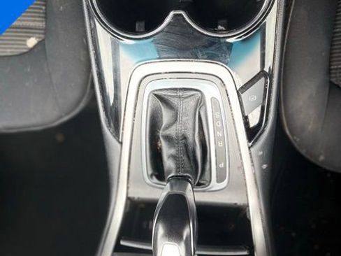 Used 2018 Ford Edge SEL image 20