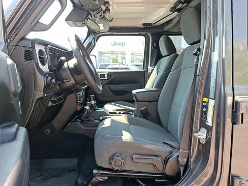 Used 2024 Jeep Wrangler Unlimited AWD/4WD image 13