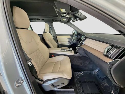 Used 2025 Volvo XC90 T8 Plus w/ Protection Package Premier AWD/4WD image 31