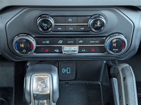 Used 2024 Ford Bronco Big Bend image 16
