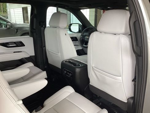 Used 2025 Chevrolet Tahoe Premier w/ Sun And Tow Package AWD/4WD image 47