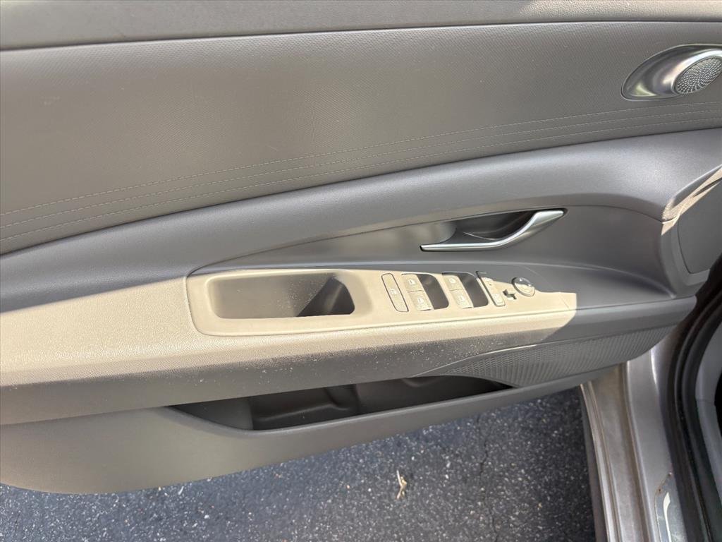 Certified 2024 Hyundai Elantra SEL FWD image 20