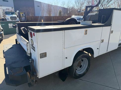 Used 2011 RAM 5500 SLT image 15