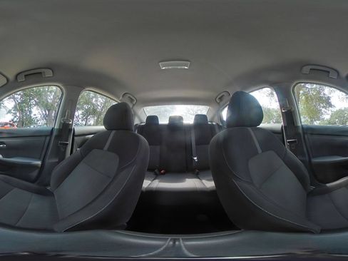 Used 2025 Nissan Sentra SV FWD image 40