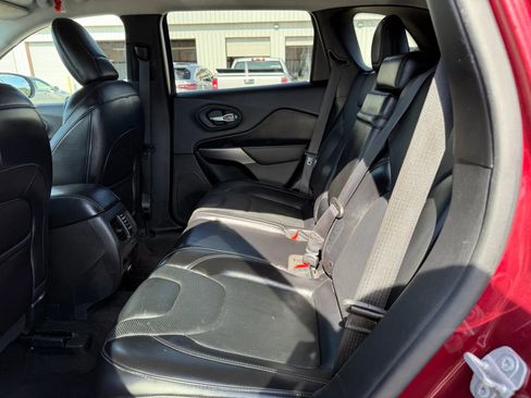 Used 2019 Jeep Cherokee Limited w/ Trailer Tow Group AWD/4WD image 21