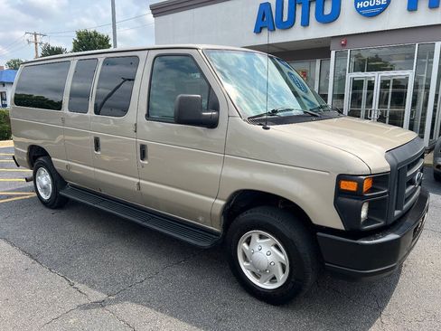 Used 2013 Ford E-350 and Econoline 350 XL RWD image 4
