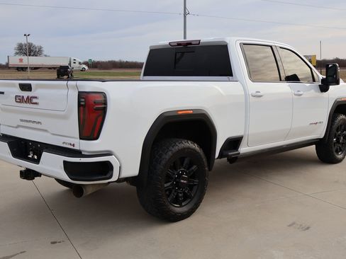 Used 2024 GMC Sierra 2500 AT4 w/ AT4 Premium Plus Package image 8