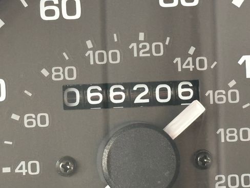 Used 1997 MAZDA MX-5 Miata image 9